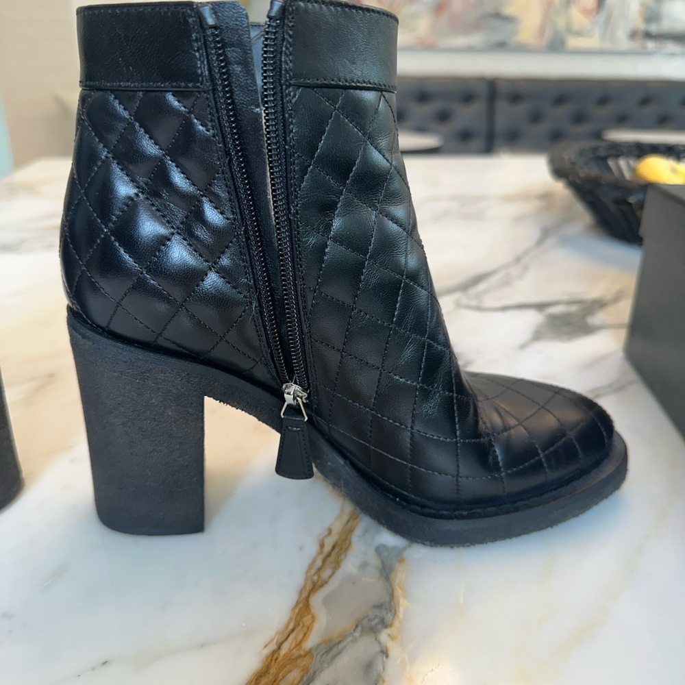 Chanel black short boots lambskin - Picture 9 of 11